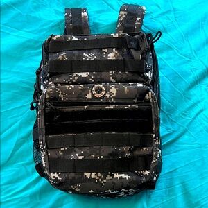 🔥DARK GREY DIGITAL CAMO MULTI POCKET BACKPACK NWOT